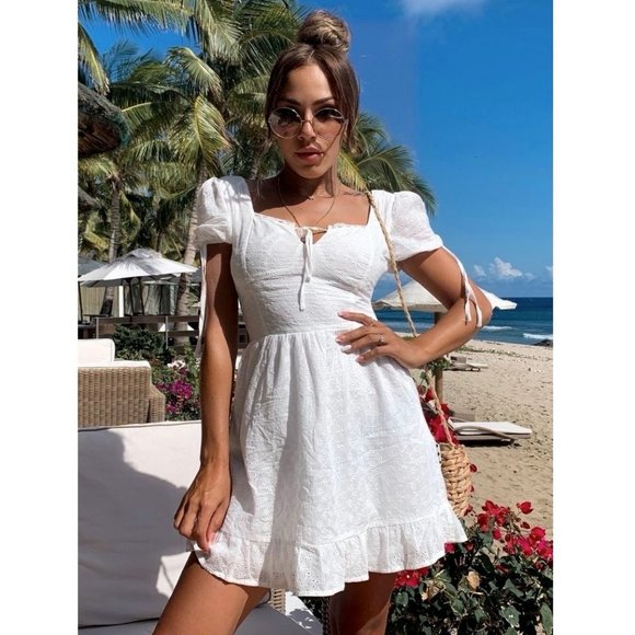 White Broderie Anglaise Lace Short Sleeve Frill Hem Mini Dress - Picture 1 of 6